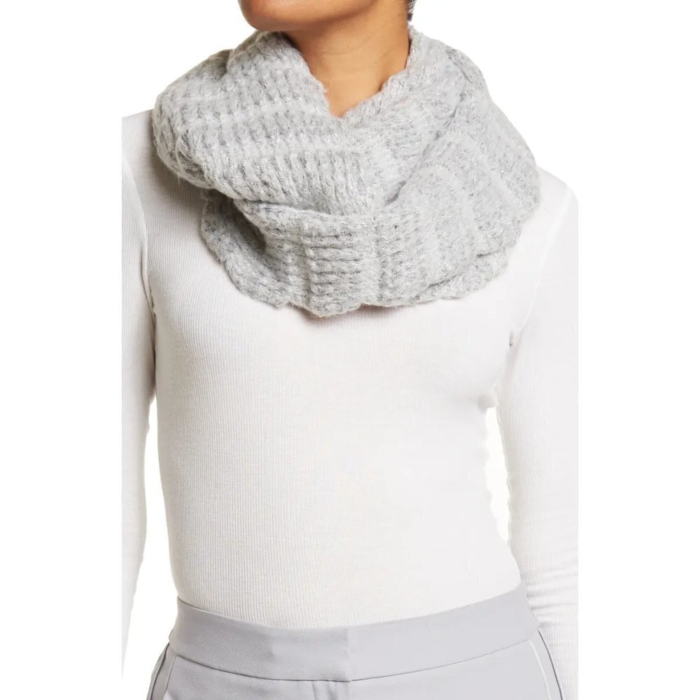 Cakle Knit Loop Scarf